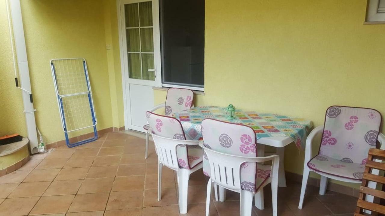 Apartmani Natasa Lokva Rogoznica Exterior foto